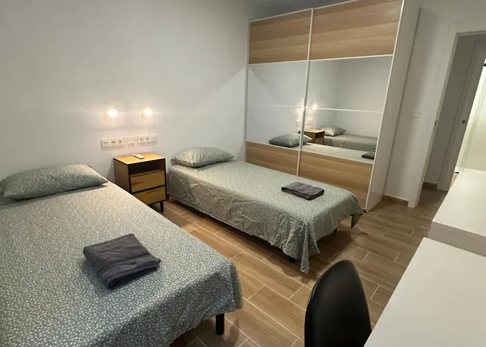Cervantes - Rooms Cerca Del Centro De